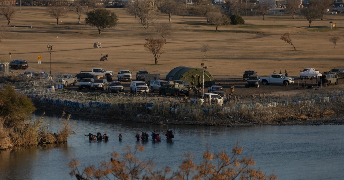 Texas, feds locked in tense border standoff in Eagle Pass The Texas